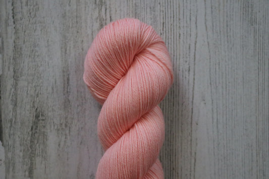 Peach Fuzz - Aspen Fingering