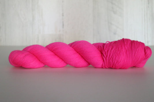 Shockingly Pink - Aspen Fingering