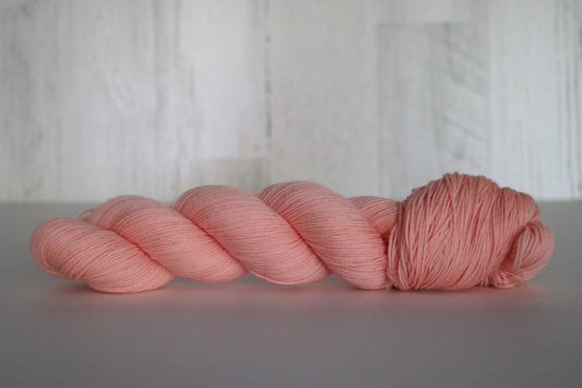 Peach Fuzz - Aspen Fingering